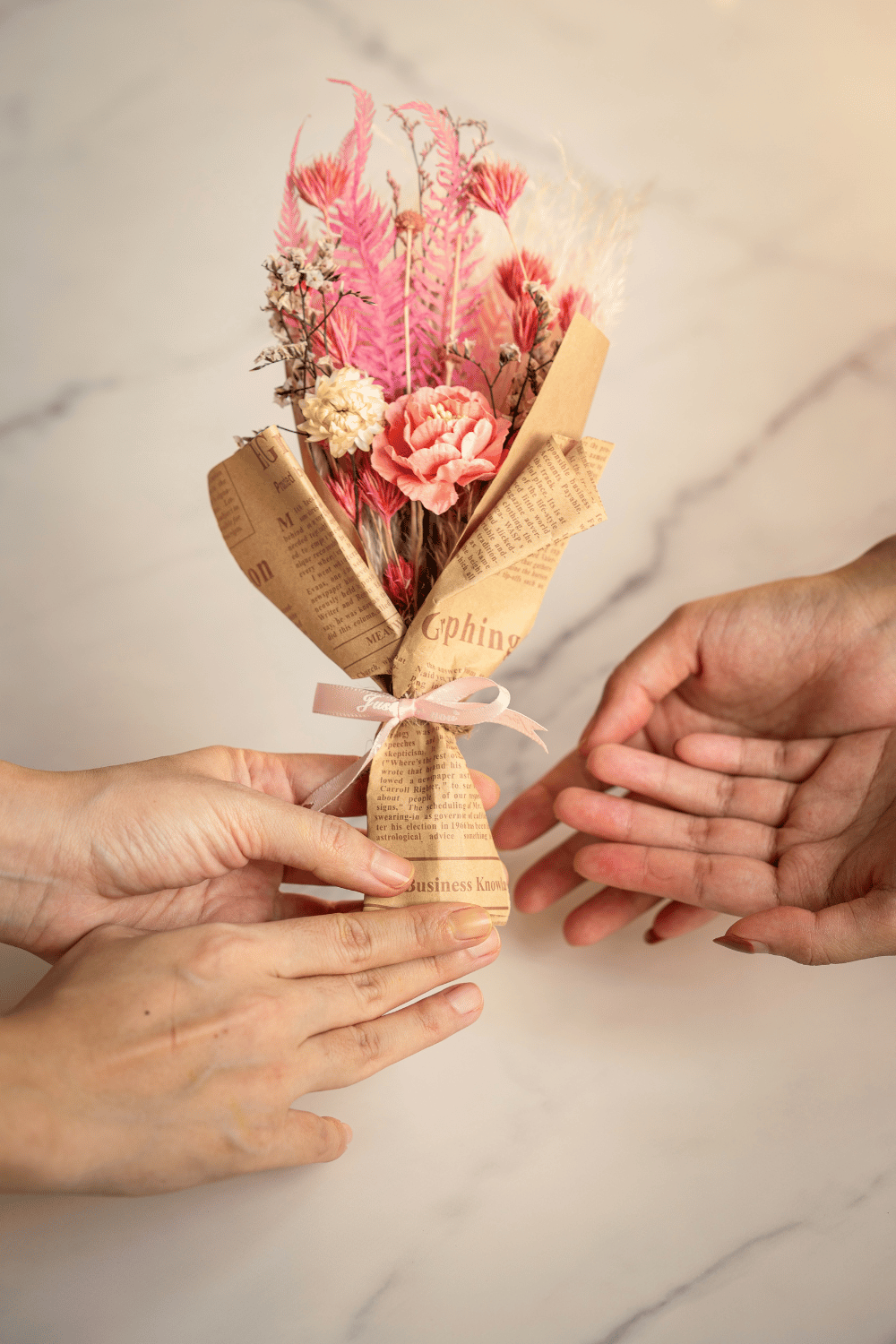 Anniversary Blossom 🌸 : Handgemachte Blume der Dankbarkeit