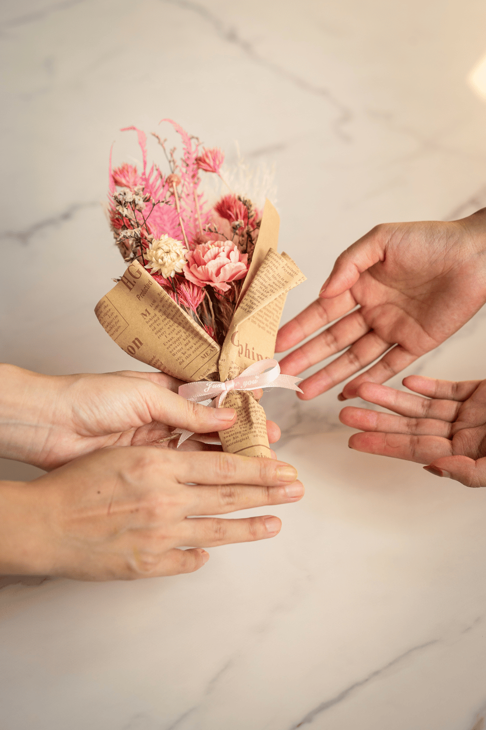 Anniversary Blossom 🌸 : Handgemachte Blume der Dankbarkeit