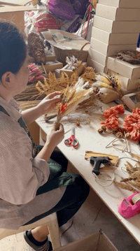 Thumbnail for Anniversary Blossom 🌸 : Handgemachte Blume der Dankbarkeit